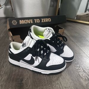 Nike Panda Dunks